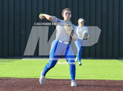Thumbnail 3 in Joshua vs. Crandall (UIL 5A Region II Bi-District Playoff) photogallery.