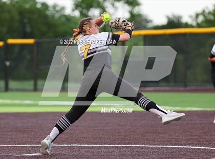 Thumbnail 3 in Joshua vs. Crandall (UIL 5A Region II Bi-District Playoff) photogallery.