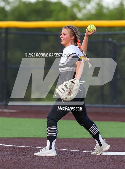 Thumbnail 2 in Joshua vs. Crandall (UIL 5A Region II Bi-District Playoff) photogallery.