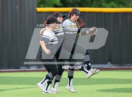 Thumbnail 2 in Joshua vs. Crandall (UIL 5A Region II Bi-District Playoff) photogallery.