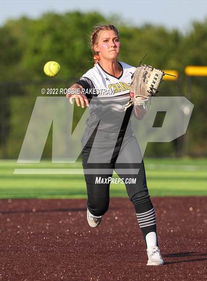 Thumbnail 3 in Joshua vs. Crandall (UIL 5A Region II Bi-District Playoff) photogallery.