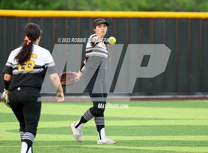 Thumbnail 3 in Joshua vs. Crandall (UIL 5A Region II Bi-District Playoff) photogallery.