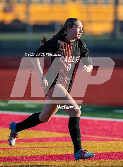Thumbnail 1 in West Valley vs. East Valley (WIAA 2A Playoffs) photogallery.