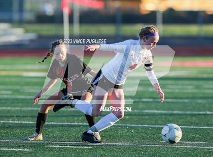 Thumbnail 3 in West Valley vs. East Valley (WIAA 2A Playoffs) photogallery.