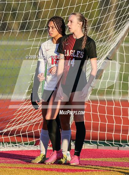 Thumbnail 3 in West Valley vs. East Valley (WIAA 2A Playoffs) photogallery.