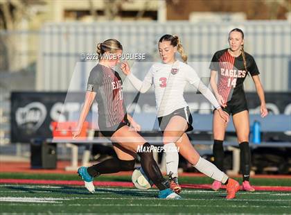 Thumbnail 1 in West Valley vs. East Valley (WIAA 2A Playoffs) photogallery.