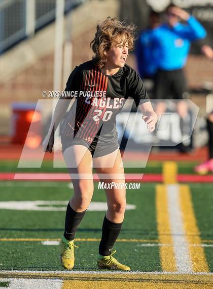 Thumbnail 1 in West Valley vs. East Valley (WIAA 2A Playoffs) photogallery.