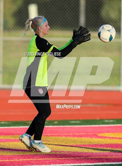 Thumbnail 1 in West Valley vs. East Valley (WIAA 2A Playoffs) photogallery.