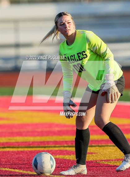 Thumbnail 1 in West Valley vs. East Valley (WIAA 2A Playoffs) photogallery.