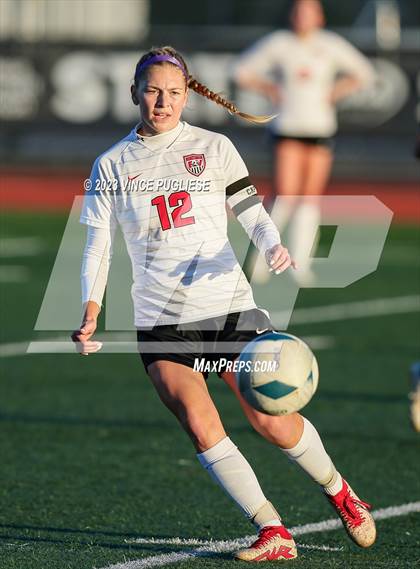 Thumbnail 2 in West Valley vs. East Valley (WIAA 2A Playoffs) photogallery.