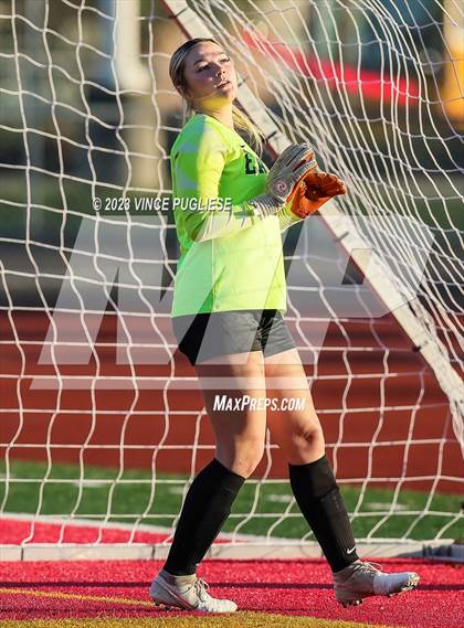 Thumbnail 3 in West Valley vs. East Valley (WIAA 2A Playoffs) photogallery.