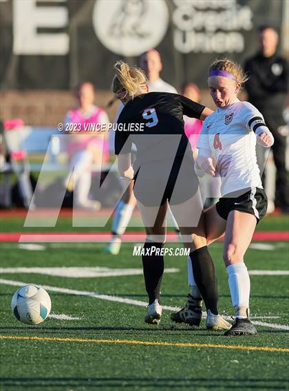 Thumbnail 3 in West Valley vs. East Valley (WIAA 2A Playoffs) photogallery.