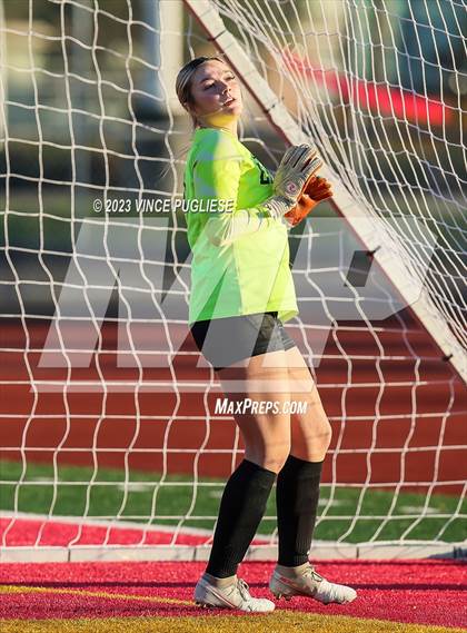 Thumbnail 2 in West Valley vs. East Valley (WIAA 2A Playoffs) photogallery.