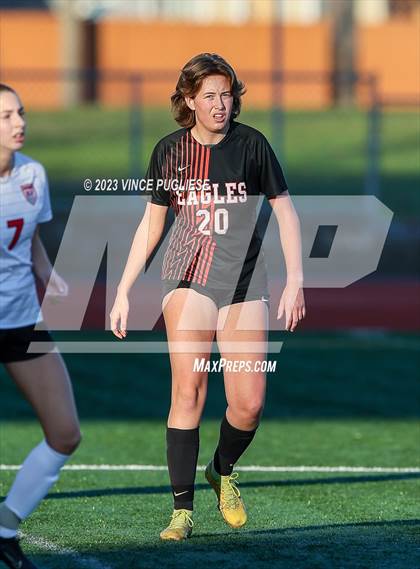 Thumbnail 1 in West Valley vs. East Valley (WIAA 2A Playoffs) photogallery.