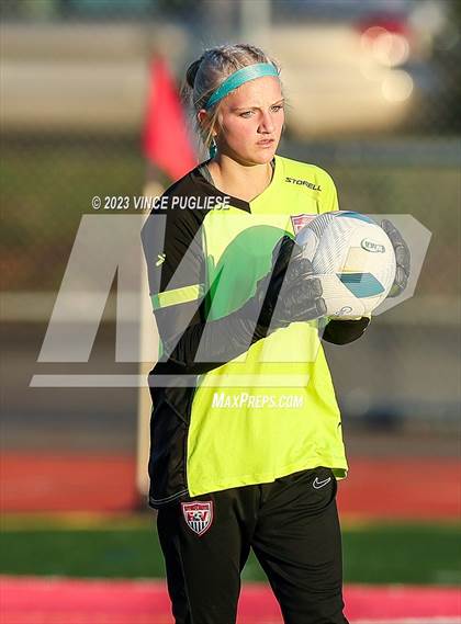 Thumbnail 3 in West Valley vs. East Valley (WIAA 2A Playoffs) photogallery.