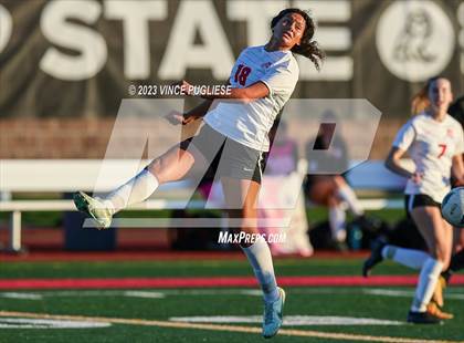 Thumbnail 3 in West Valley vs. East Valley (WIAA 2A Playoffs) photogallery.