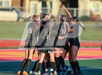 Thumbnail 2 in West Valley vs. East Valley (WIAA 2A Playoffs) photogallery.