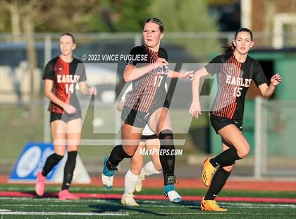 Thumbnail 3 in West Valley vs. East Valley (WIAA 2A Playoffs) photogallery.