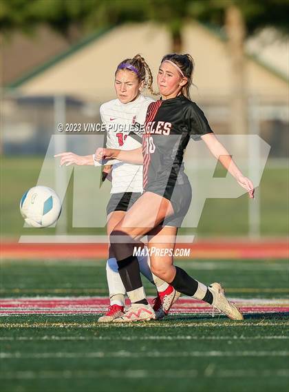 Thumbnail 3 in West Valley vs. East Valley (WIAA 2A Playoffs) photogallery.