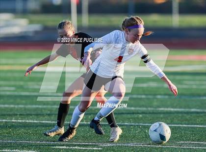 Thumbnail 1 in West Valley vs. East Valley (WIAA 2A Playoffs) photogallery.