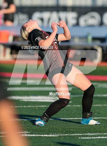 Thumbnail 3 in West Valley vs. East Valley (WIAA 2A Playoffs) photogallery.