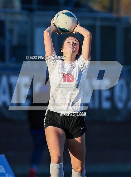 Thumbnail 3 in West Valley vs. East Valley (WIAA 2A Playoffs) photogallery.