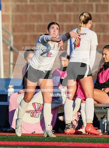 Thumbnail 2 in West Valley vs. East Valley (WIAA 2A Playoffs) photogallery.