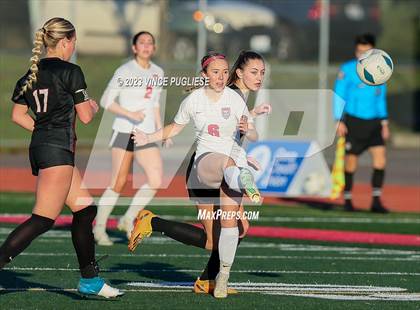Thumbnail 3 in West Valley vs. East Valley (WIAA 2A Playoffs) photogallery.