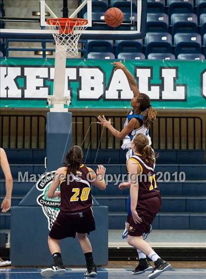 Thumbnail 3 in Bishop's vs La Jolla Country Day (CIF SDS D4 Final) photogallery.