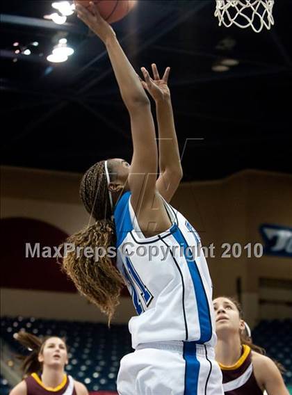 Thumbnail 2 in Bishop's vs La Jolla Country Day (CIF SDS D4 Final) photogallery.