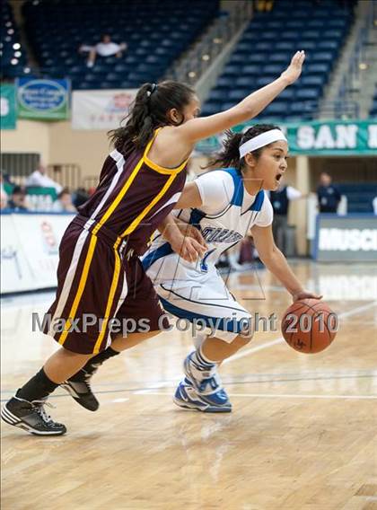 Thumbnail 2 in Bishop's vs La Jolla Country Day (CIF SDS D4 Final) photogallery.