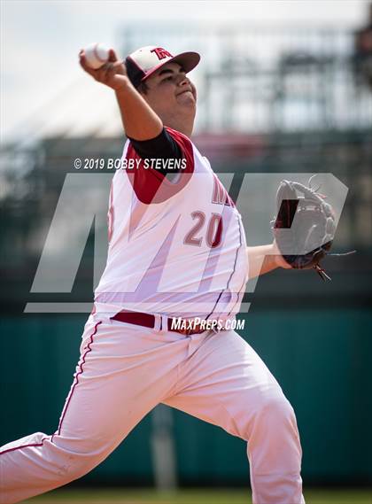 Thumbnail 3 in Silver Creek vs. Fort Morgan (CHSAA 4A Semifinal) photogallery.