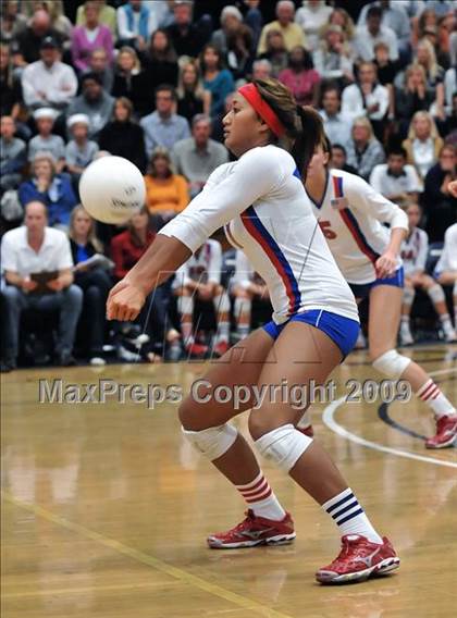 Thumbnail 3 in Los Alamitos vs. Newport Harbor (CIF SS D1 AA Final) photogallery.
