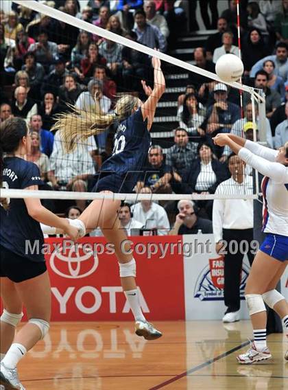 Thumbnail 1 in Los Alamitos vs. Newport Harbor (CIF SS D1 AA Final) photogallery.