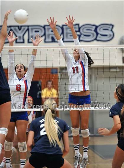 Thumbnail 1 in Los Alamitos vs. Newport Harbor (CIF SS D1 AA Final) photogallery.