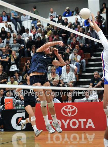 Thumbnail 1 in Los Alamitos vs. Newport Harbor (CIF SS D1 AA Final) photogallery.