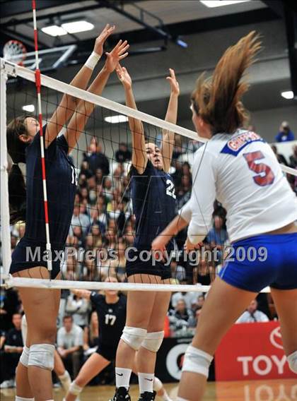 Thumbnail 2 in Los Alamitos vs. Newport Harbor (CIF SS D1 AA Final) photogallery.