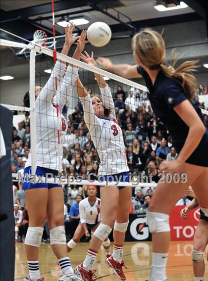 Thumbnail 2 in Los Alamitos vs. Newport Harbor (CIF SS D1 AA Final) photogallery.