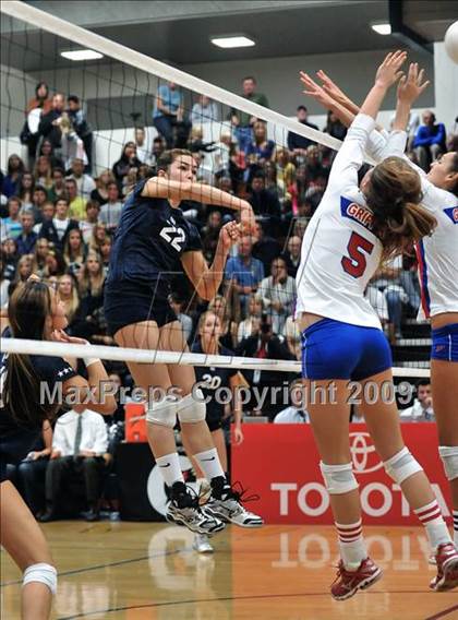 Thumbnail 3 in Los Alamitos vs. Newport Harbor (CIF SS D1 AA Final) photogallery.