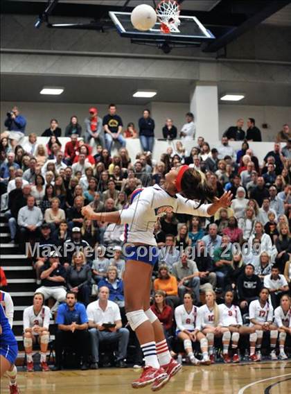 Thumbnail 3 in Los Alamitos vs. Newport Harbor (CIF SS D1 AA Final) photogallery.