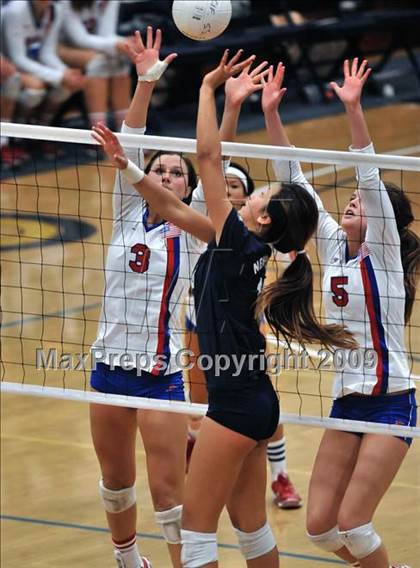 Thumbnail 1 in Los Alamitos vs. Newport Harbor (CIF SS D1 AA Final) photogallery.
