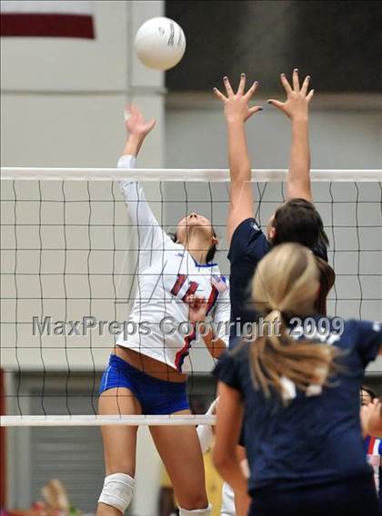 Thumbnail 2 in Los Alamitos vs. Newport Harbor (CIF SS D1 AA Final) photogallery.