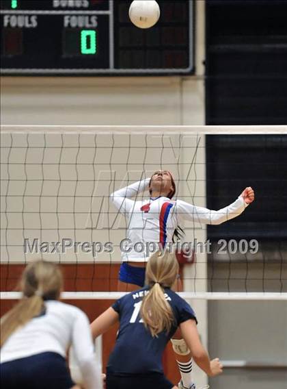 Thumbnail 3 in Los Alamitos vs. Newport Harbor (CIF SS D1 AA Final) photogallery.