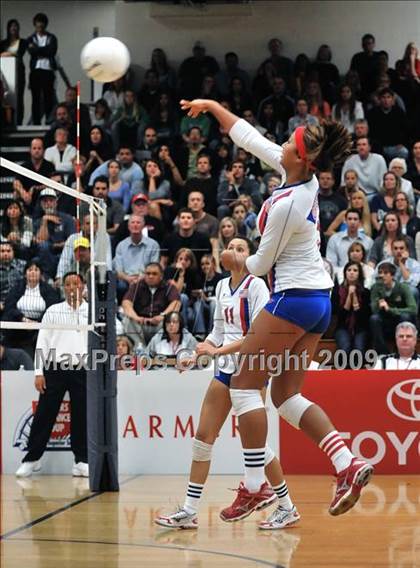 Thumbnail 2 in Los Alamitos vs. Newport Harbor (CIF SS D1 AA Final) photogallery.
