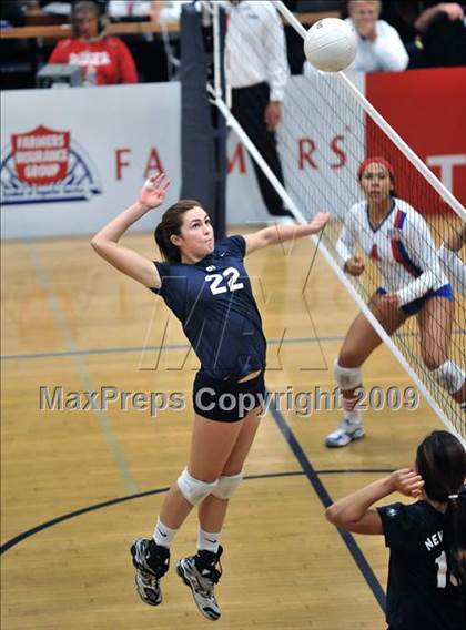 Thumbnail 1 in Los Alamitos vs. Newport Harbor (CIF SS D1 AA Final) photogallery.