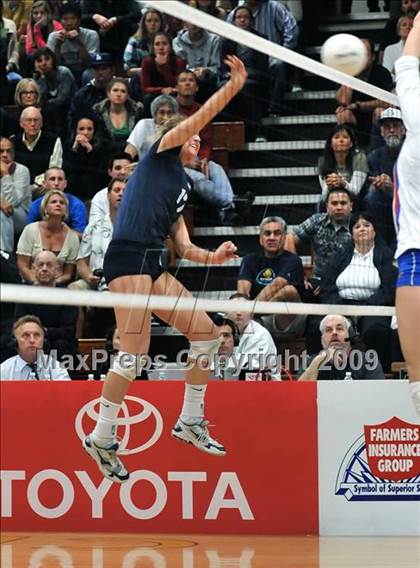 Thumbnail 3 in Los Alamitos vs. Newport Harbor (CIF SS D1 AA Final) photogallery.