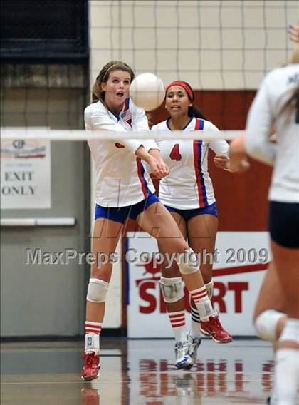 Thumbnail 1 in Los Alamitos vs. Newport Harbor (CIF SS D1 AA Final) photogallery.