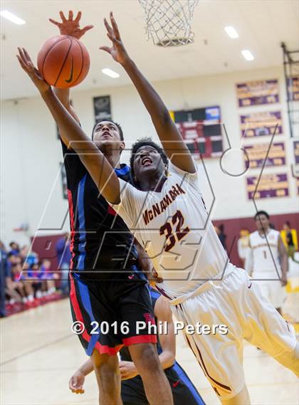 Thumbnail 1 in DeMatha @ Bishop McNamara photogallery.