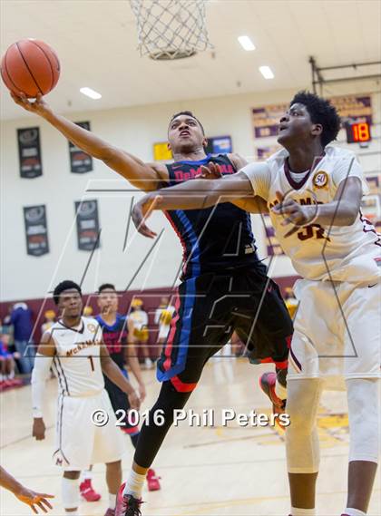 Thumbnail 2 in DeMatha @ Bishop McNamara photogallery.