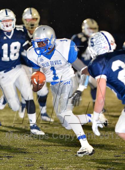Thumbnail 2 in Staples vs. West Haven (CIAC Class LL Quarterfinal) photogallery.